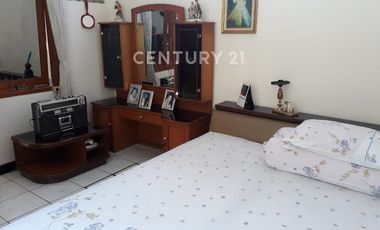 Rumah Hoek 4 Kamar Di Jalan Andir, Bandung