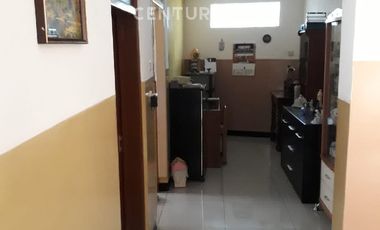 Rumah Hoek 4 Kamar Di Jalan Andir, Bandung