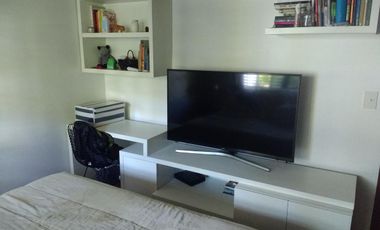 Vicente López - Sólido Chalet de 6 amb en 3 Plantas .- Amplio jardín, con Piscina!