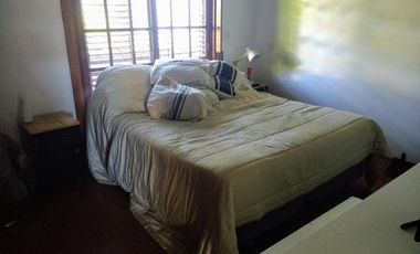 Vicente López - Sólido Chalet de 6 amb en 3 Plantas .- Amplio jardín, con Piscina!