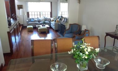 Vicente López - Sólido Chalet de 6 amb en 3 Plantas .- Amplio jardín, con Piscina!