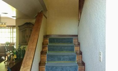 Vicente López - Sólido Chalet de 6 amb en 3 Plantas .- Amplio jardín, con Piscina!