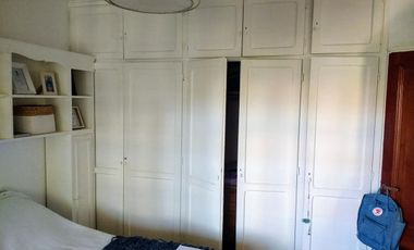 Vicente López - Sólido Chalet de 6 amb en 3 Plantas .- Amplio jardín, con Piscina!