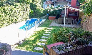 Vicente López - Sólido Chalet de 6 amb en 3 Plantas .- Amplio jardín, con Piscina!