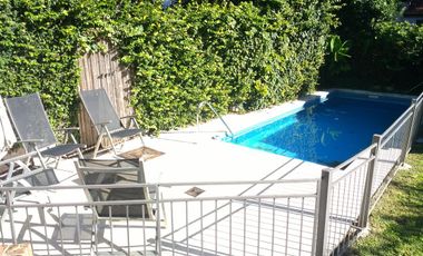 Vicente López - Sólido Chalet de 6 amb en 3 Plantas .- Amplio jardín, con Piscina!