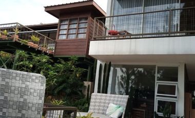 Rumah semi Villa, investasi cerdas, kawasan Dago Pakar view Bandung city