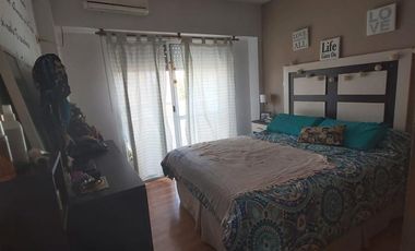 Excelente  departamento  de 3 ambientes  con cochera.