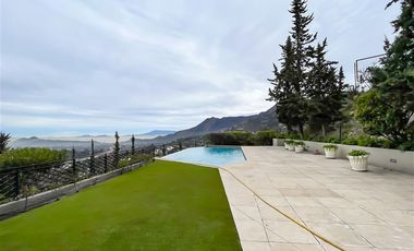 Departamento en venta de 5 dorm. en Vitacura