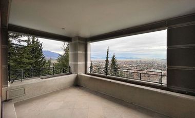 Departamento en venta de 5 dorm. en Vitacura