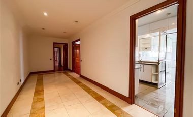 Departamento en venta de 5 dorm. en Vitacura