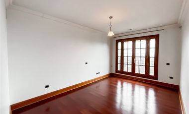 Departamento en venta de 5 dorm. en Vitacura