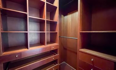 Departamento en venta de 5 dorm. en Vitacura