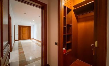 Departamento en venta de 5 dorm. en Vitacura