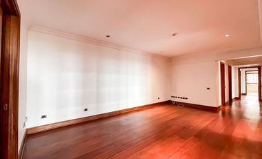Departamento en venta de 5 dorm. en Vitacura