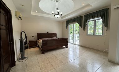 Casa en Llanos de Curundu, Ancón (TPJ)