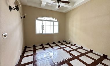 Casa en Llanos de Curundu, Ancón (TPJ)