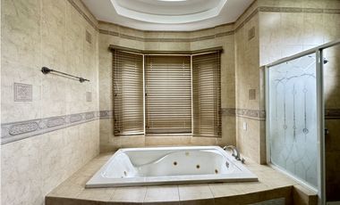 Casa en Llanos de Curundu, Ancón (TPJ)