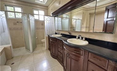 Casa en Llanos de Curundu, Ancón (TPJ)