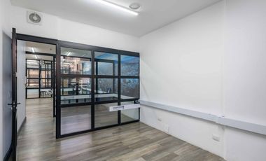 oficina en arriendo en santa barbara oriental. Cod A21457
