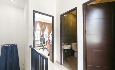 Rumah 2 Carport 18 Menit ke RS Mitra Keluarga Cibubur Siap KPR J-41089