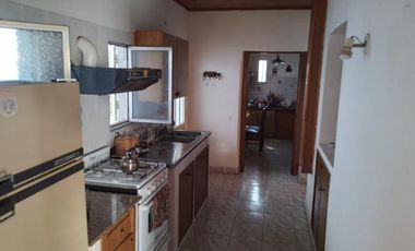 Casa en venta - 2 Dormitorios 1 Baño - Cocheras - 250Mts2 - Pehuajó