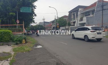 Disewakan Rumah Komersil Tengah Kota Surabaya di Jalan Imam Bonjol