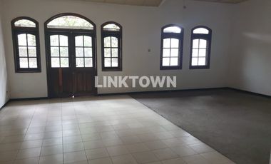 Disewakan Rumah Komersil Tengah Kota Surabaya di Jalan Imam Bonjol