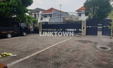 Disewakan Rumah Komersil Tengah Kota Surabaya di Jalan Imam Bonjol
