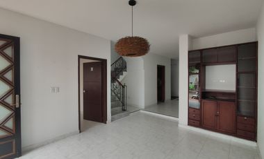 casa en venta en once de noviembre. Cod V30701