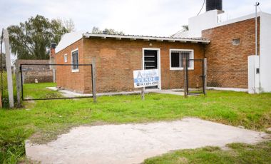 OPORTUIDAD-CASA 2 DORMITORIOS - LA CAROLINA, ALVEAR