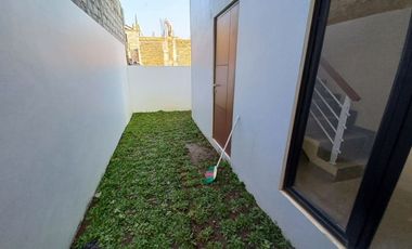 RUMAH CANTIK SIAP HUNI TEPI JALAN 5 MENIT KE RINGROAD SELATAN