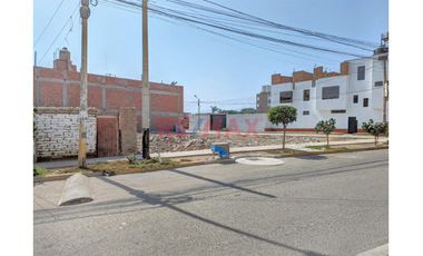 Se Vende Terreno De 443 M2 En La Residencial De Huaral
