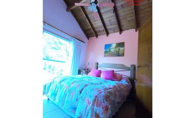 CARILO VENTA CASA 5 AMBIENTES CON PISCINA CLIMATIZADA Y JACUZZI