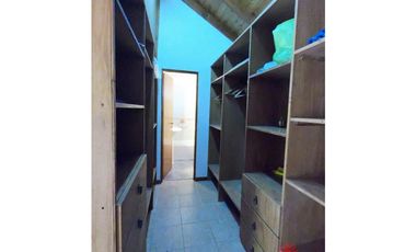 CARILO VENTA CASA 5 AMBIENTES CON PISCINA CLIMATIZADA Y JACUZZI