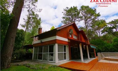 CARILO VENTA CASA 5 AMBIENTES CON PISCINA CLIMATIZADA Y JACUZZI