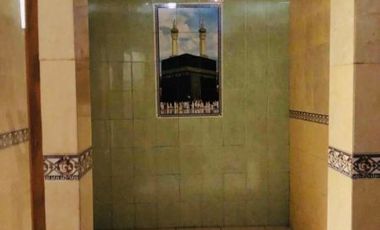 Rumah dua lantai semi furnish dlm komplek jl. Titi Bumi selatan