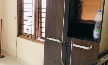 Rumah dua lantai semi furnish dlm komplek jl. Titi Bumi selatan