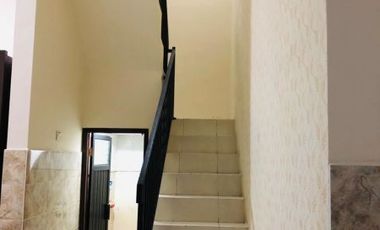 Rumah dua lantai semi furnish dlm komplek jl. Titi Bumi selatan