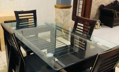 Rumah dua lantai semi furnish dlm komplek jl. Titi Bumi selatan