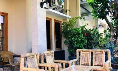 Rumah dua lantai semi furnish dlm komplek jl. Titi Bumi selatan