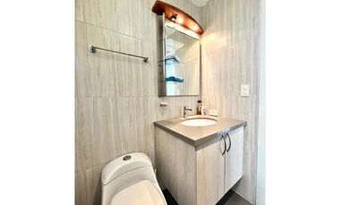 En venta departamento Edificio Status sector Yacht Club Manta