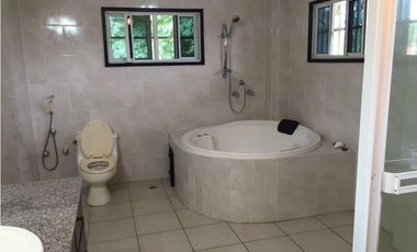 SE VENDE HERMOSA CASA EN CLAYTON ALBROOK - 4095DA