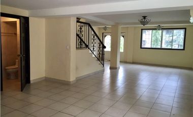 SE VENDE HERMOSA CASA EN CLAYTON ALBROOK - 4095DA