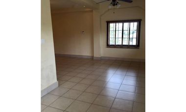 SE VENDE HERMOSA CASA EN CLAYTON ALBROOK - 4095DA