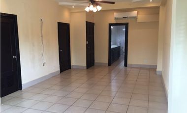 SE VENDE HERMOSA CASA EN CLAYTON ALBROOK - 4095DA