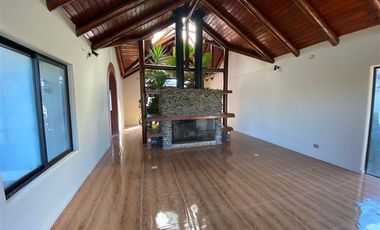 Casa en venta de 4 dorm. Palmeras de Lonquén