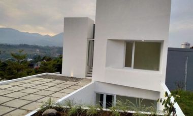 Cluster cantik rumah nuansa villa sejuk asri di PUSAT PENDIDIKAN