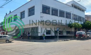 oficina en arriendo en sector comercial. Cod A17037