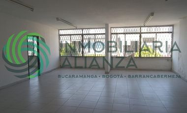 oficina en arriendo en sector comercial. Cod A17037