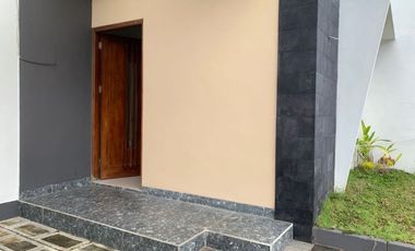 TERBARU! RUMAH DALAM PERUMAHAN DI KAWASAN RAMAI SEMANU
